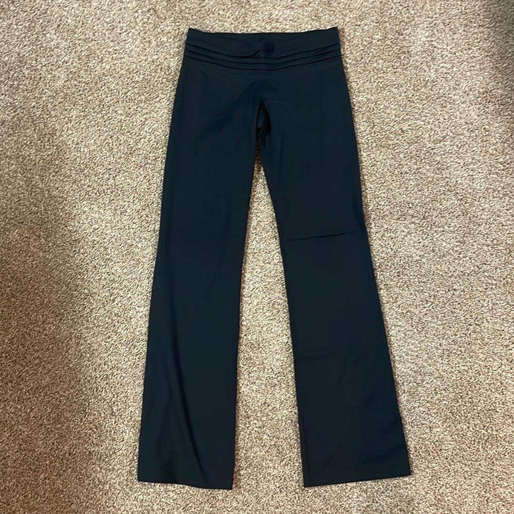 Women’s Under Armour yoga pants - size medium